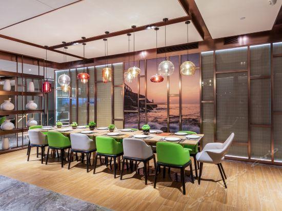 Shenzhen Bantian Huaweizhongcheng Atour Hotel Bagian luar foto
